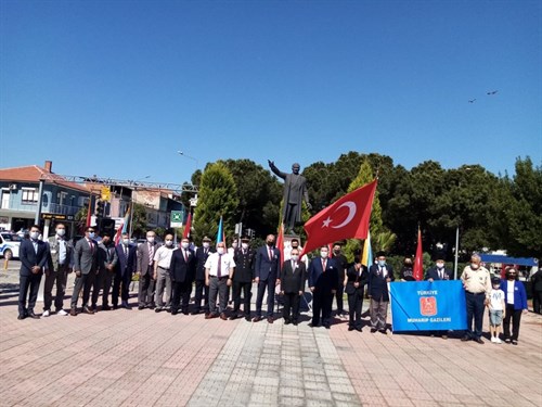 İlçemizde 19 Mayıs Atatürk'ü Anma, Gençlik ve Spor Bayramı 102.Yılı Çelenk Sunma Töreni Gerçekleştirildi.